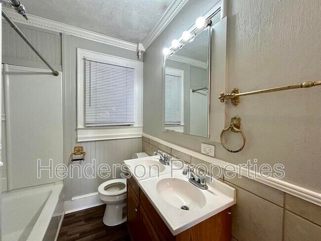 Building Photo - 2549 Pinckney Ave