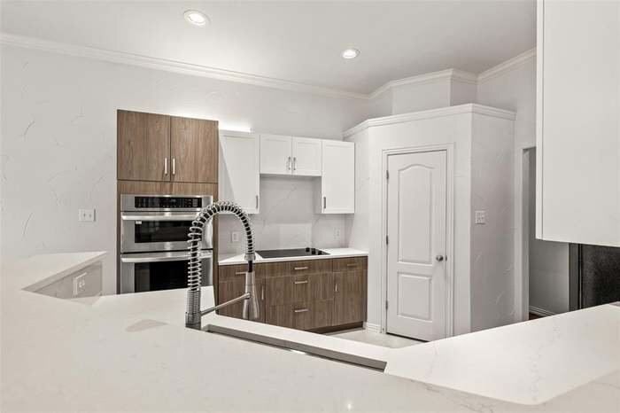 Building Photo - 7033 Ridge Crest Dr