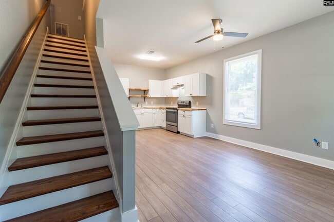 Building Photo - 122 Tryon St