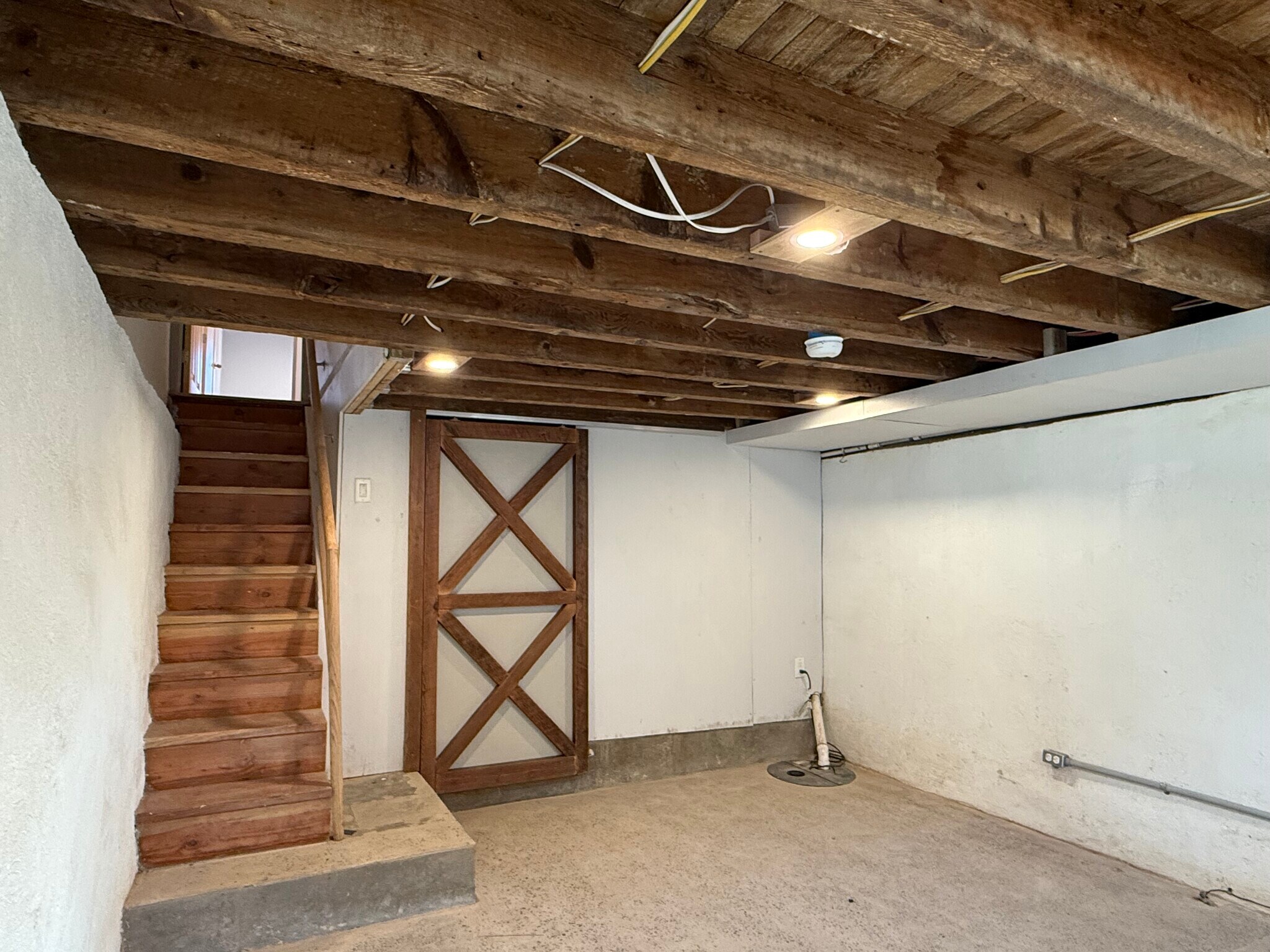 Building Photo - 2851 Boudinot St
