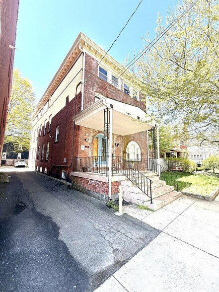 Building Photo - 322 Edgewood Ave