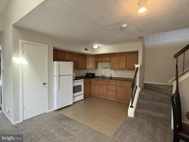 Building Photo - 1304 Berwyck Ct