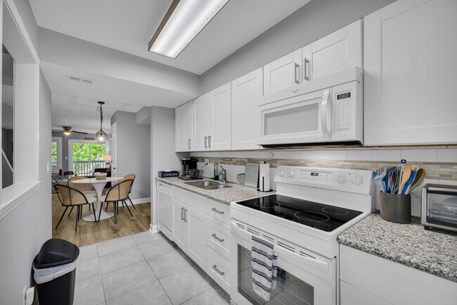 Building Photo - 290 Appleby Dr