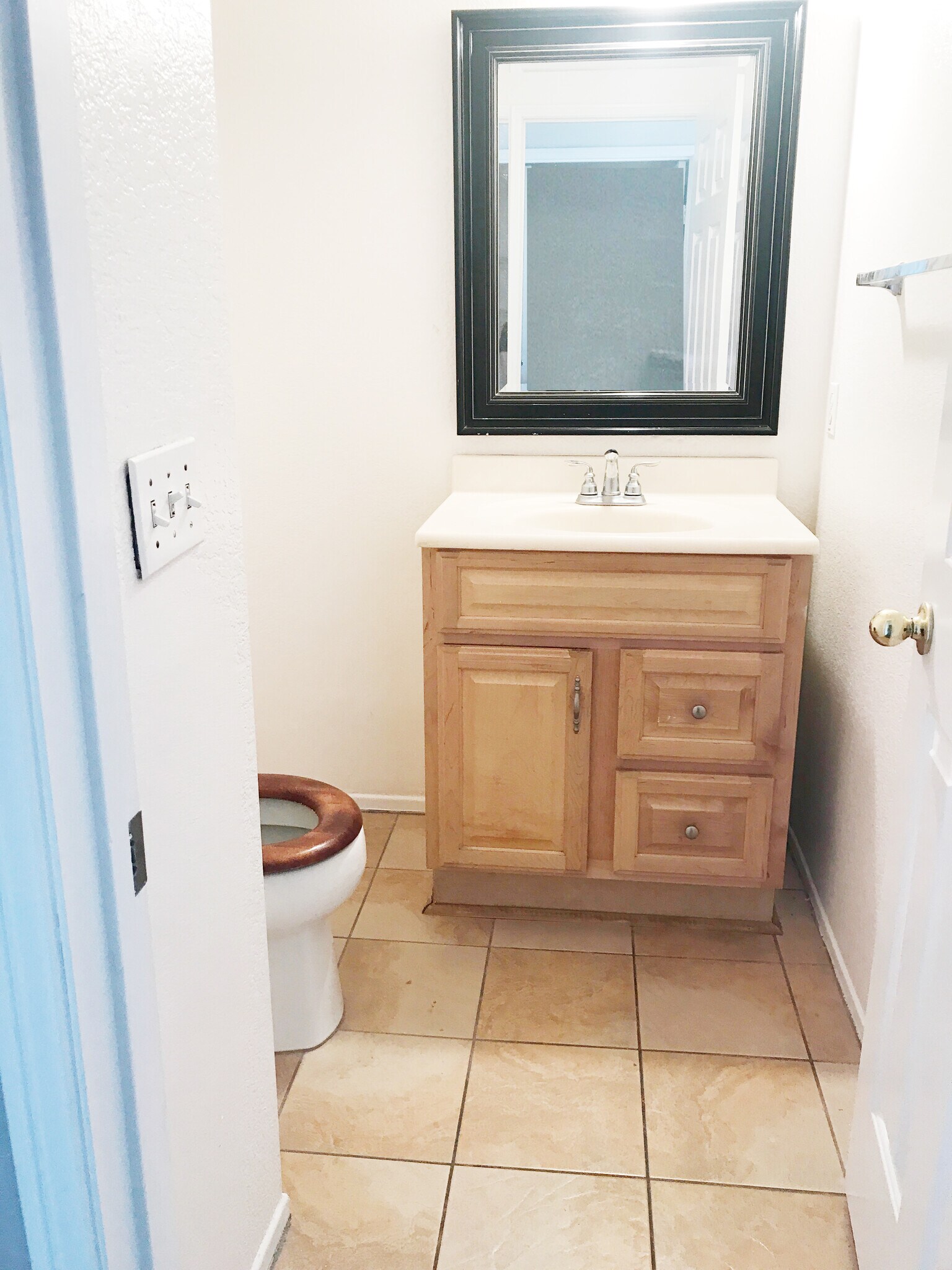 Downstairs bathroom. - 6 Red Coat Pl