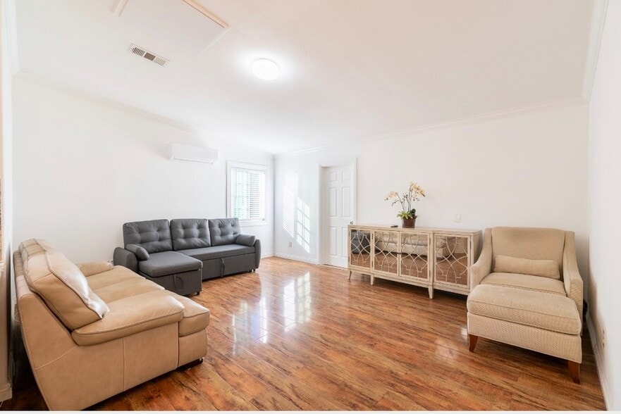 Building Photo - 1803 Ybarra Dr