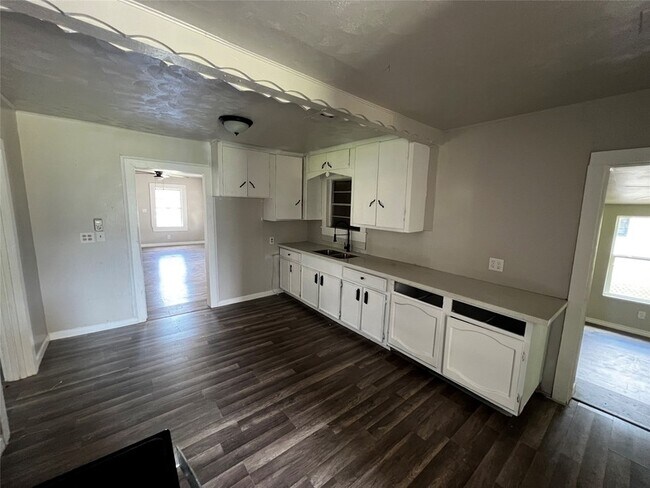Building Photo - 3785 Goliad St