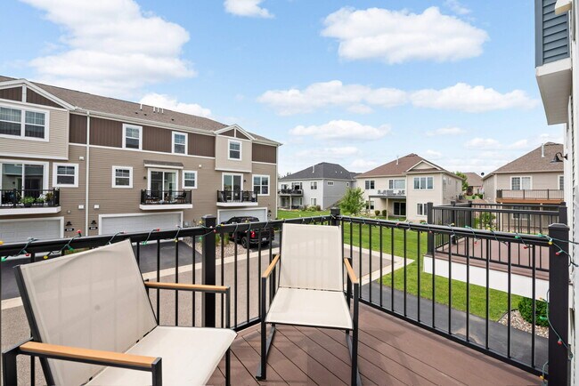 Building Photo - 848 Roselyn Dr