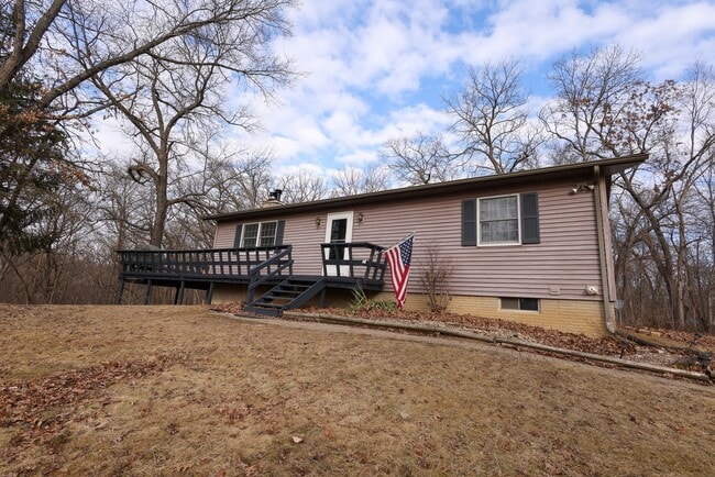 Building Photo - 55 Fairoaks Dr