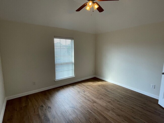 Building Photo - Nice Home in Mansfield ISD