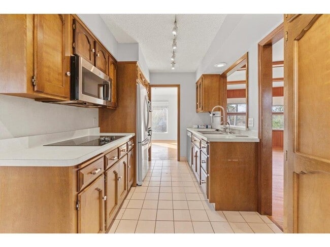 Building Photo - 5528 Merritt Cir