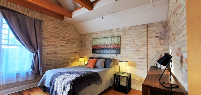 Building Photo - Off-Season Rental 1 Bedroom Condo Grand Tr...