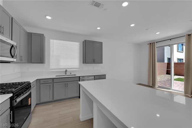 Building Photo - 5925 Obsidian Sky Ave