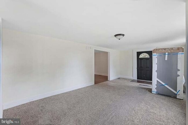 Building Photo - 3 Bedroom Feyetteville PA