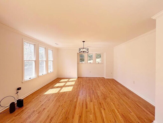 Building Photo - 12 Ginger Ln