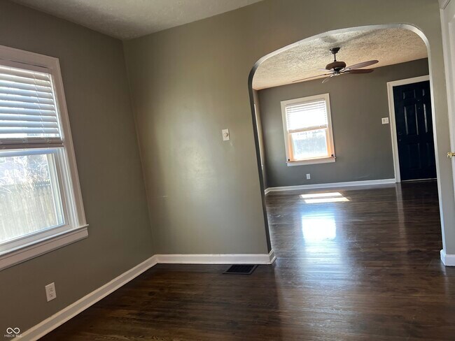 Building Photo - 1524 E 46th St