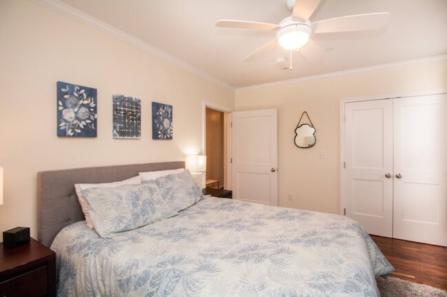 Building Photo - 1008 Tremont St