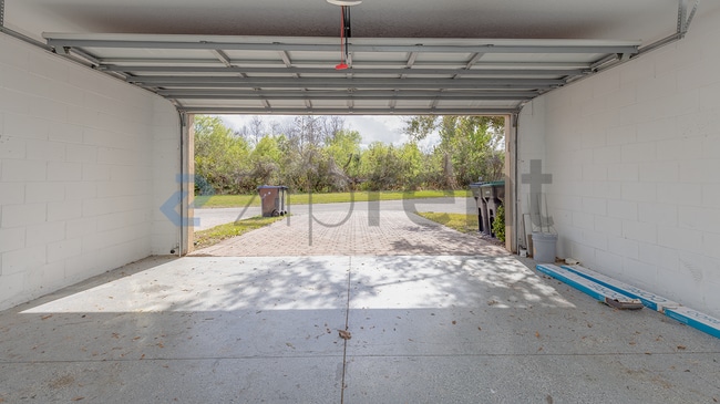 Building Photo - 16703 Cedar Crest Dr