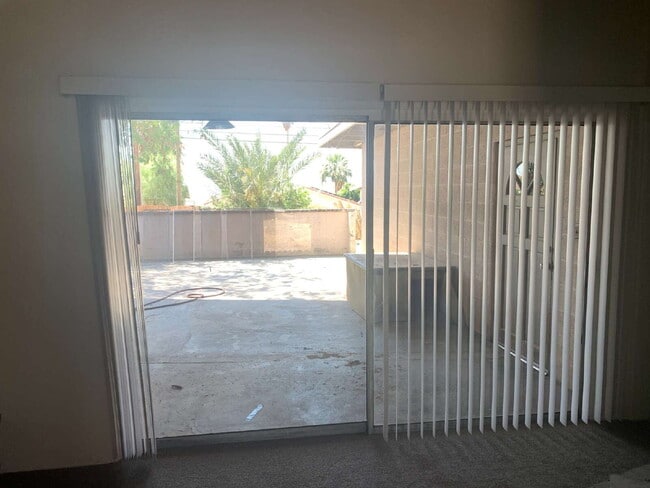 Building Photo - "Cozy Desert Oasis: Charming 2-Bed, 2-Bath...