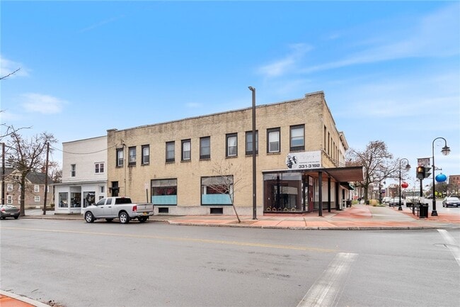Primary Photo - 202 S Main St