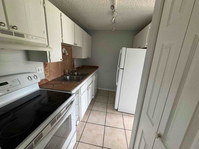 Building Photo - 3455 S Logan St