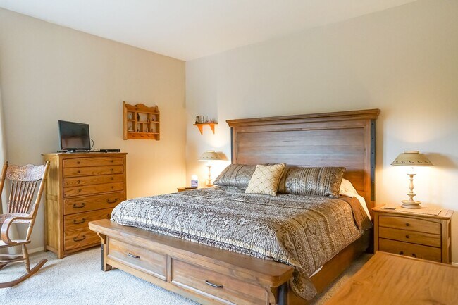 Building Photo - Coeur d'Alene North Condo - Furnished 2 be...