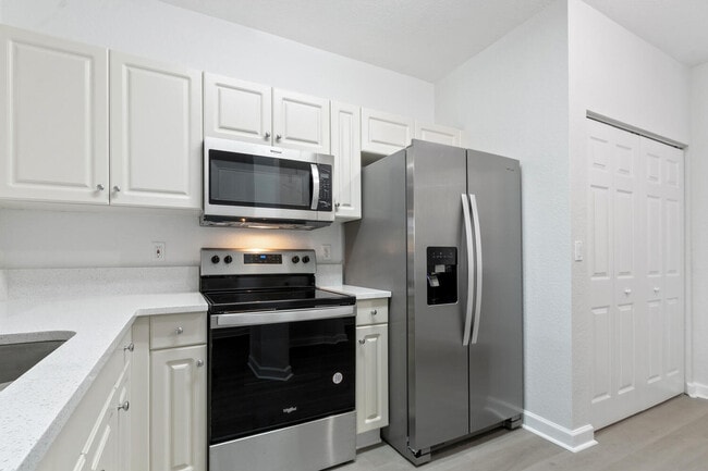 Building Photo - 4140 Napoli Lake Dr
