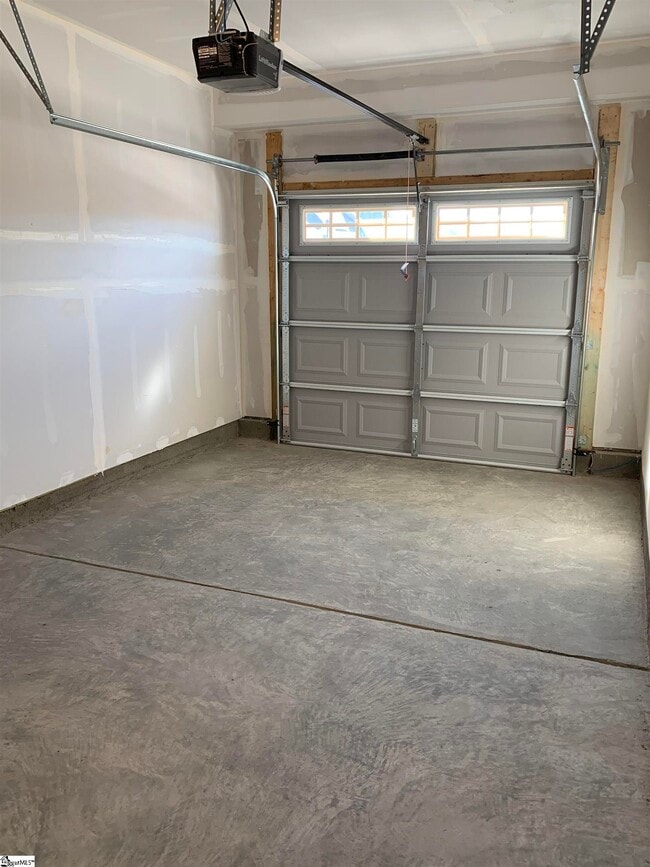 Building Photo - 20 Willomere Wy