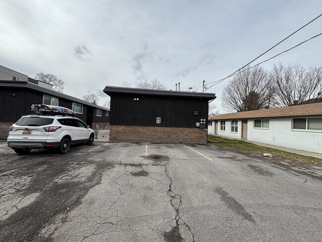Building Photo - 1401 S 300 E