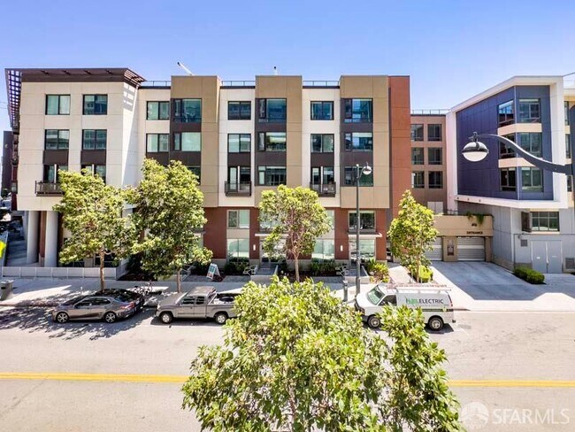 Building Photo - 708 Long Bridge St