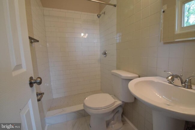 Building Photo - 13602 Athania St