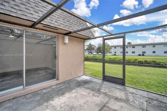 Building Photo - 7344 SW 8th Ct