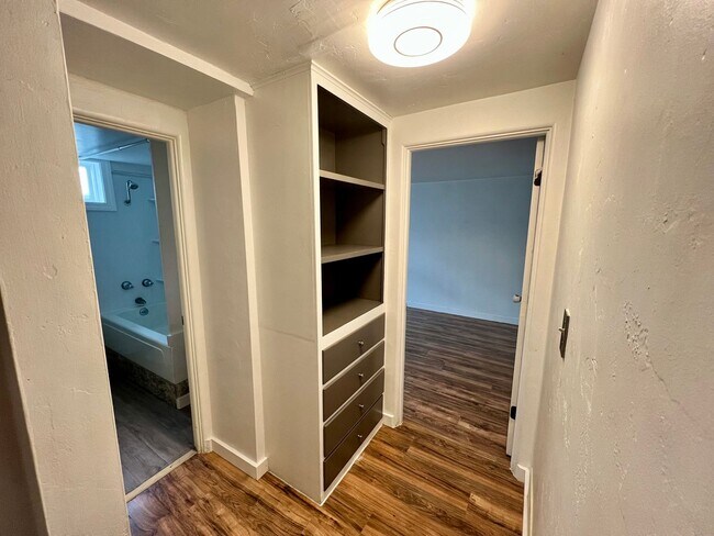 Building Photo - LR Johnson Triplex