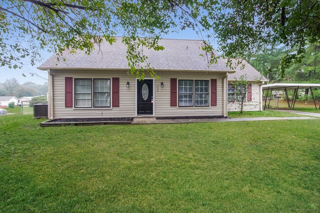 Building Photo - 102 1st Day St