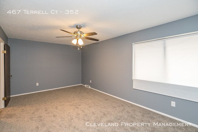 Building Photo - 2 Bedroom Richmond Hts Condo