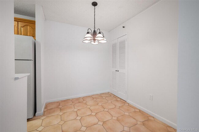 Building Photo - 25 Rockledge Ave
