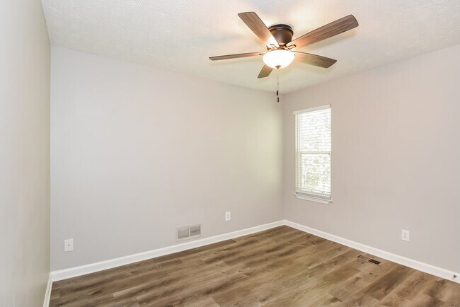 Building Photo - 113 Colemans Bluff Dr