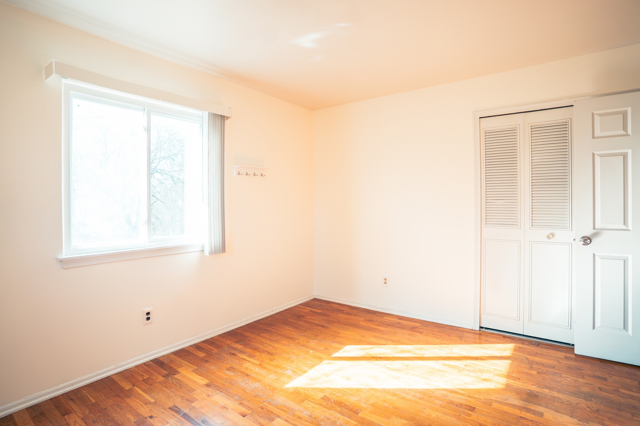 Building Photo - 1490 Brady Ave