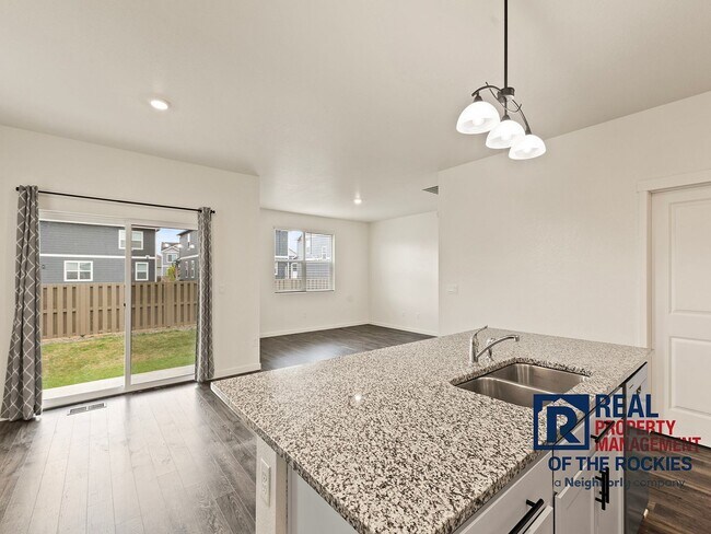 Building Photo - Fantastic 4-Bed, 2-Bath Ranch Style Home i...