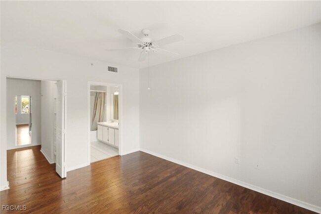 Building Photo - 6490 Aragon Way