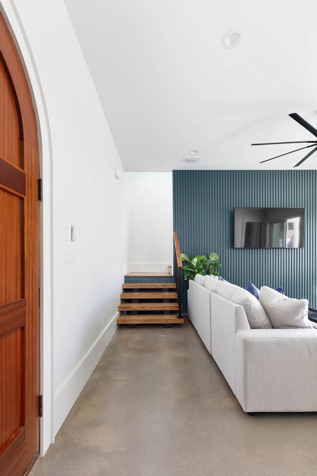 Building Photo - 226 George C Wallace Blvd