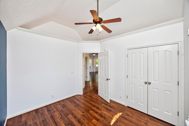 Building Photo - 197 Red Jacket Trce