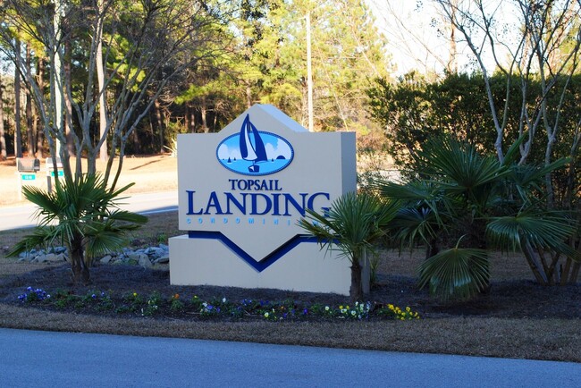 Building Photo - Topsail Landing 2 Bedroom Condo- Fully Fur...