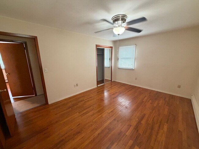 Building Photo - 536 Skylark Dr