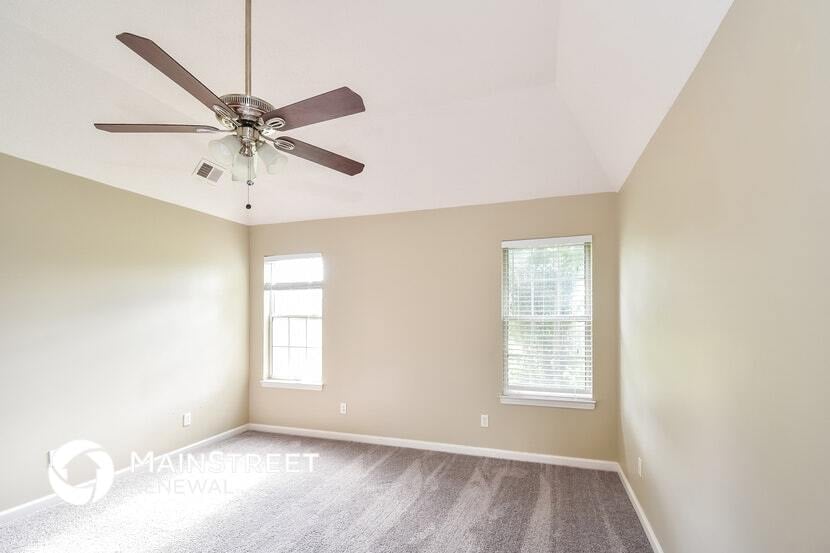 Building Photo - 8878 Little House Cove