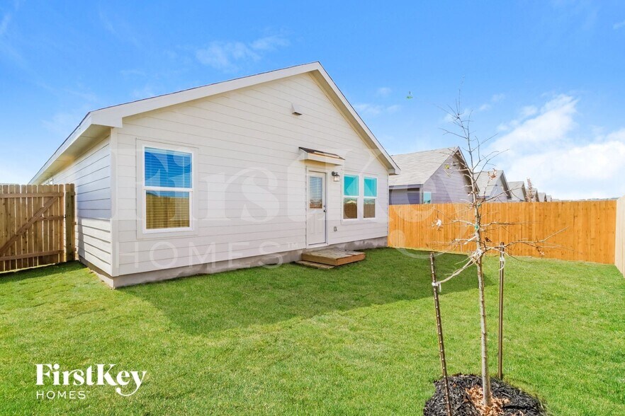 Building Photo - 10747 Prusiner Dr