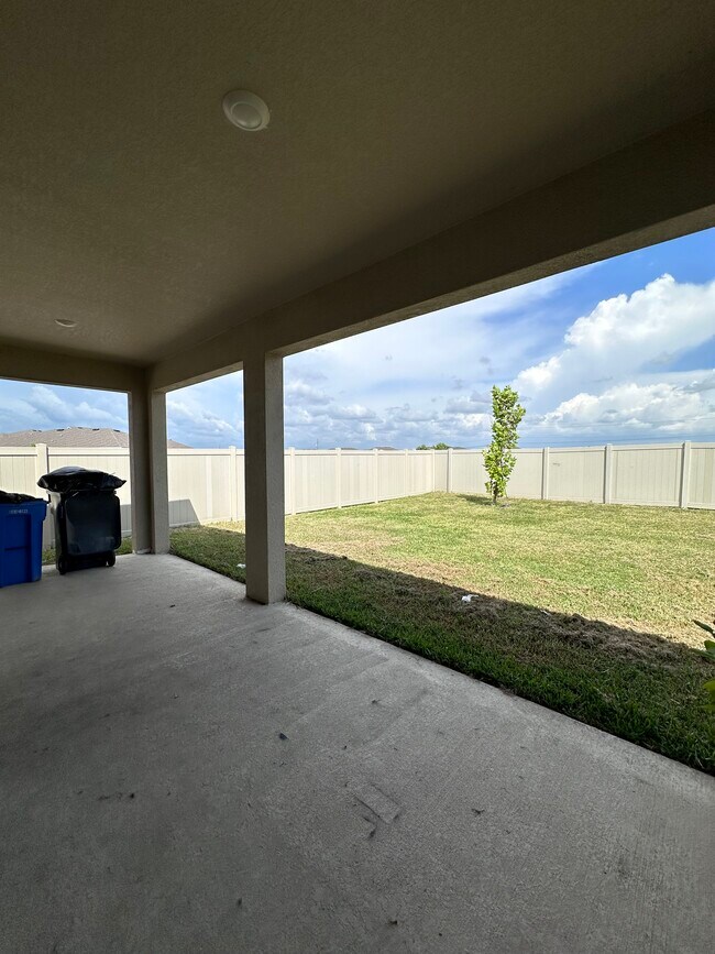 Building Photo - 112 Mangrove Manor Dr