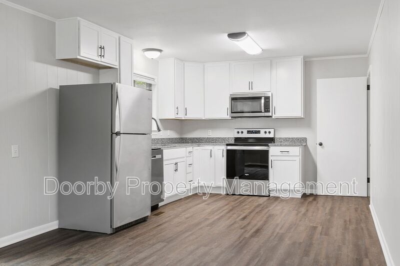 Building Photo - 1945 Barrett Dr