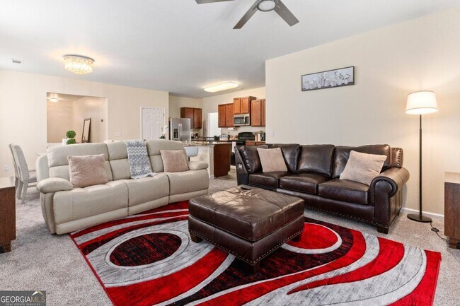 Building Photo - 2896 S Hills