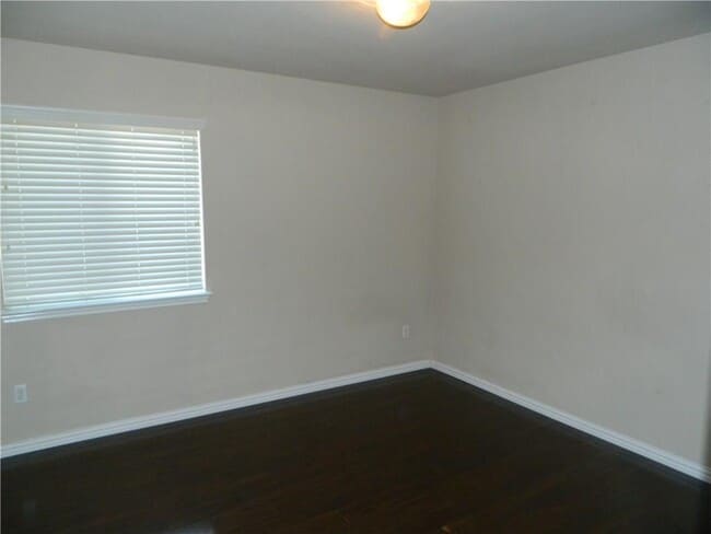 Building Photo - 3149 Henderson Path