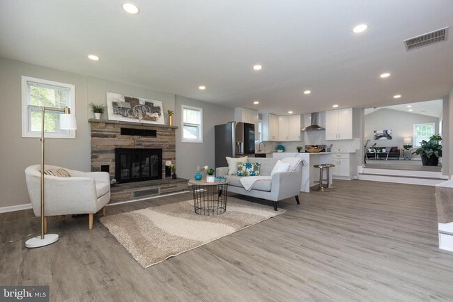 Building Photo - 9520 48th Ave